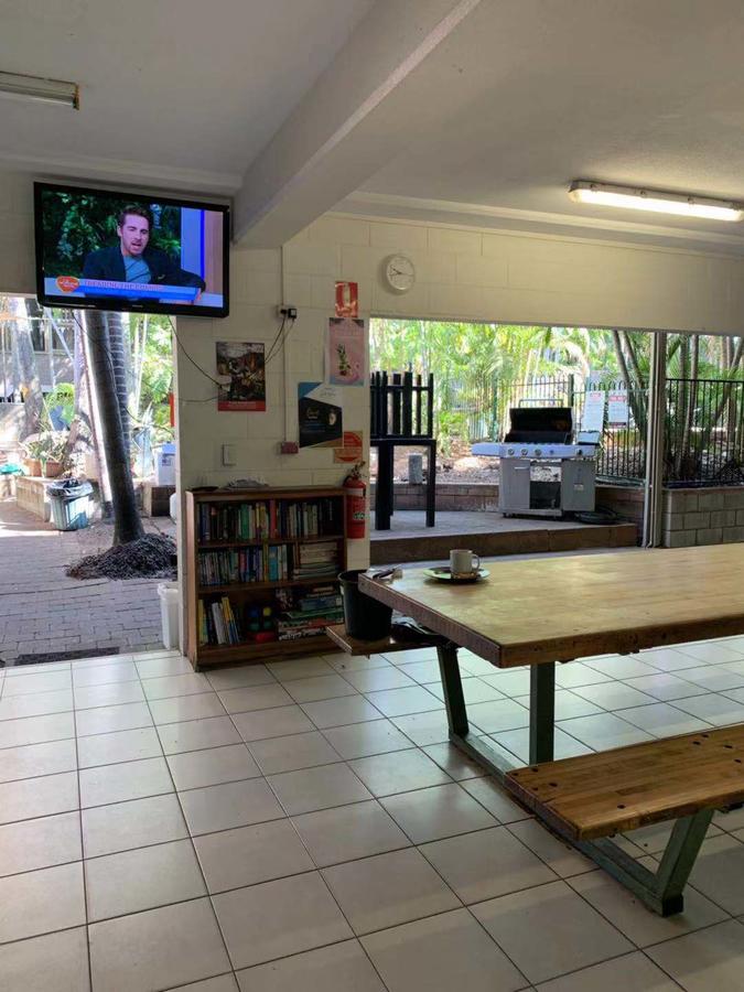 Frogs-Hollow Backpackers - Accommodation NT 17