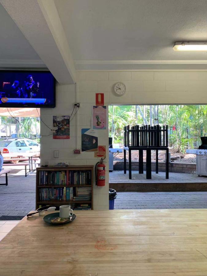 Frogs-Hollow Backpackers - Accommodation NT 16