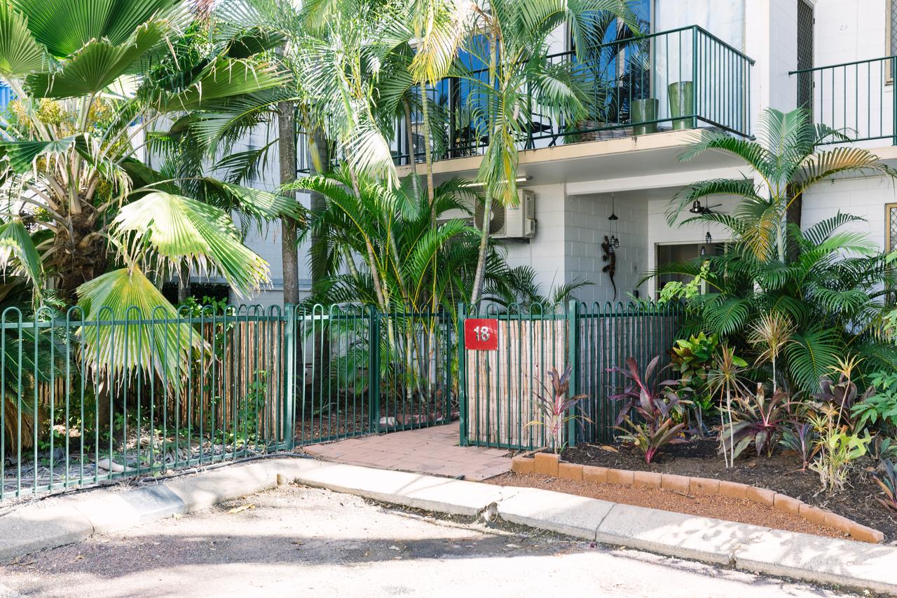 CitySide Apartment - 2 Bedroom With Private Courtyard - Accommodation Find 6