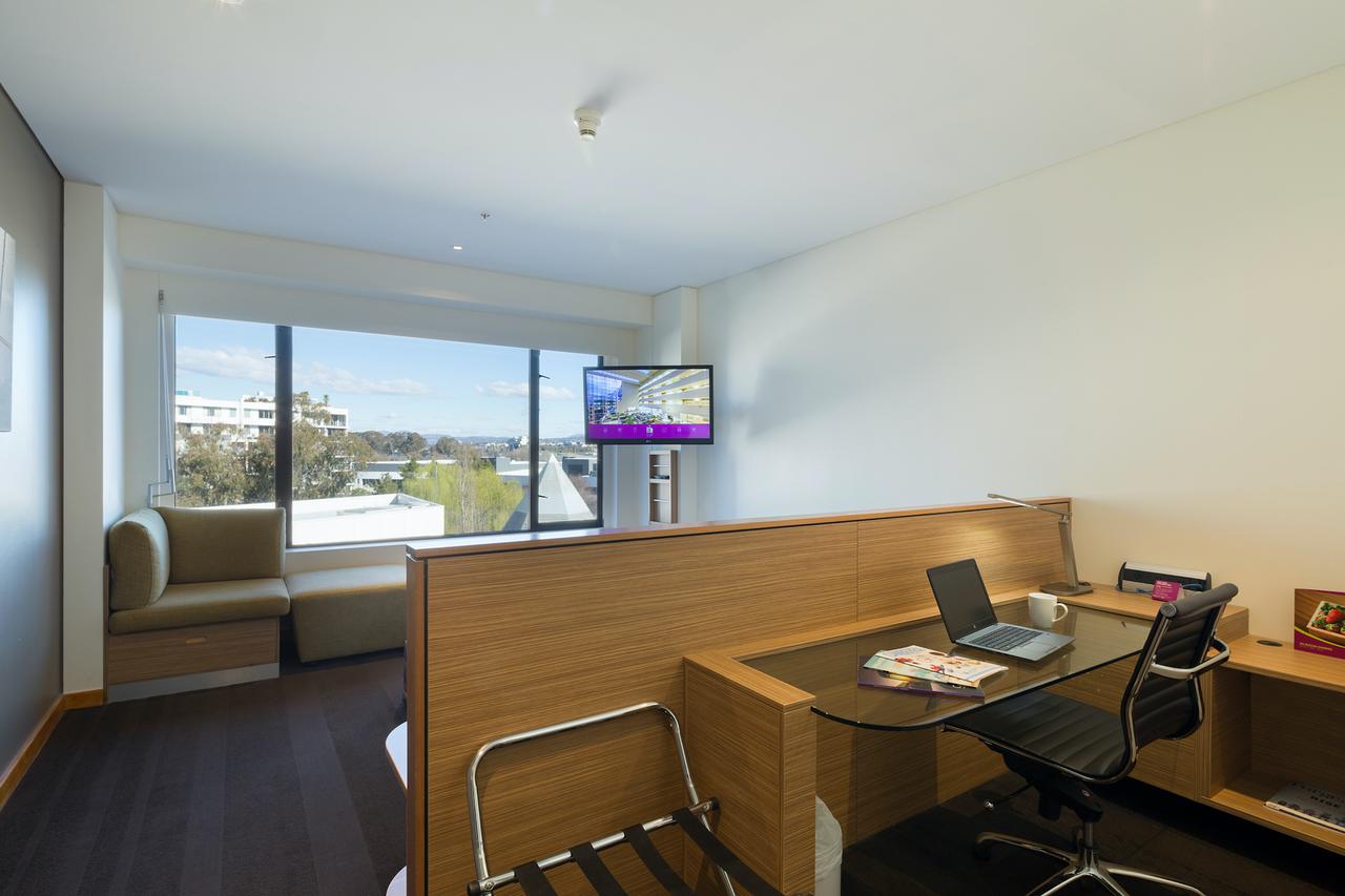 Crowne Plaza Canberra - ACT Tourism 15