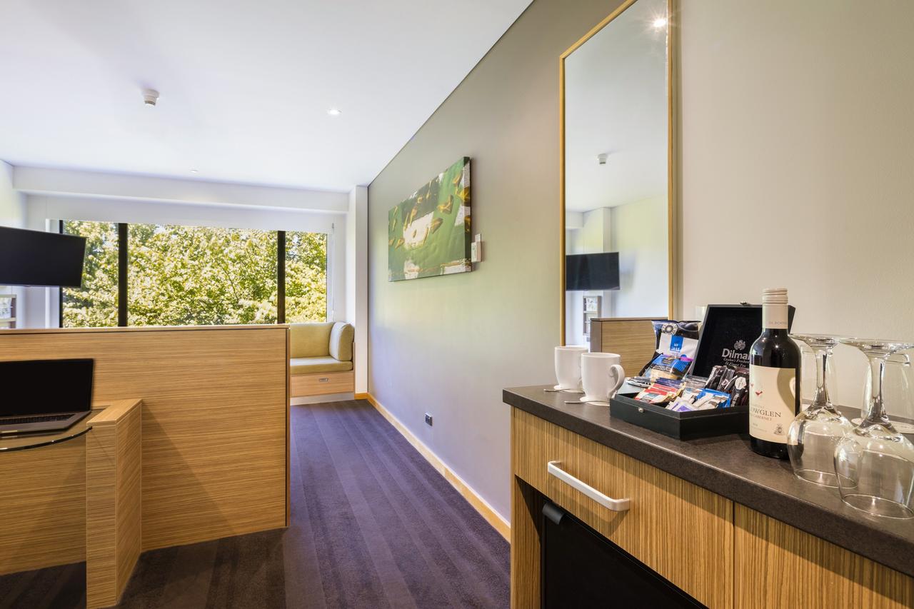 Crowne Plaza Canberra - Accommodation Find 42