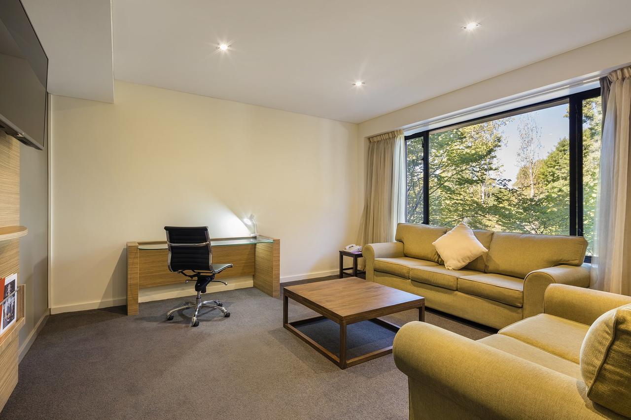Crowne Plaza Canberra - ACT Tourism 37
