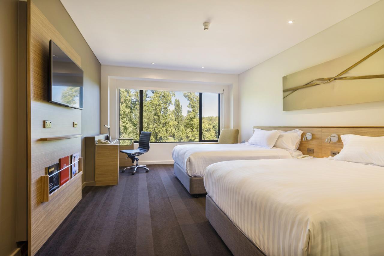 Crowne Plaza Canberra - Accommodation Find 32