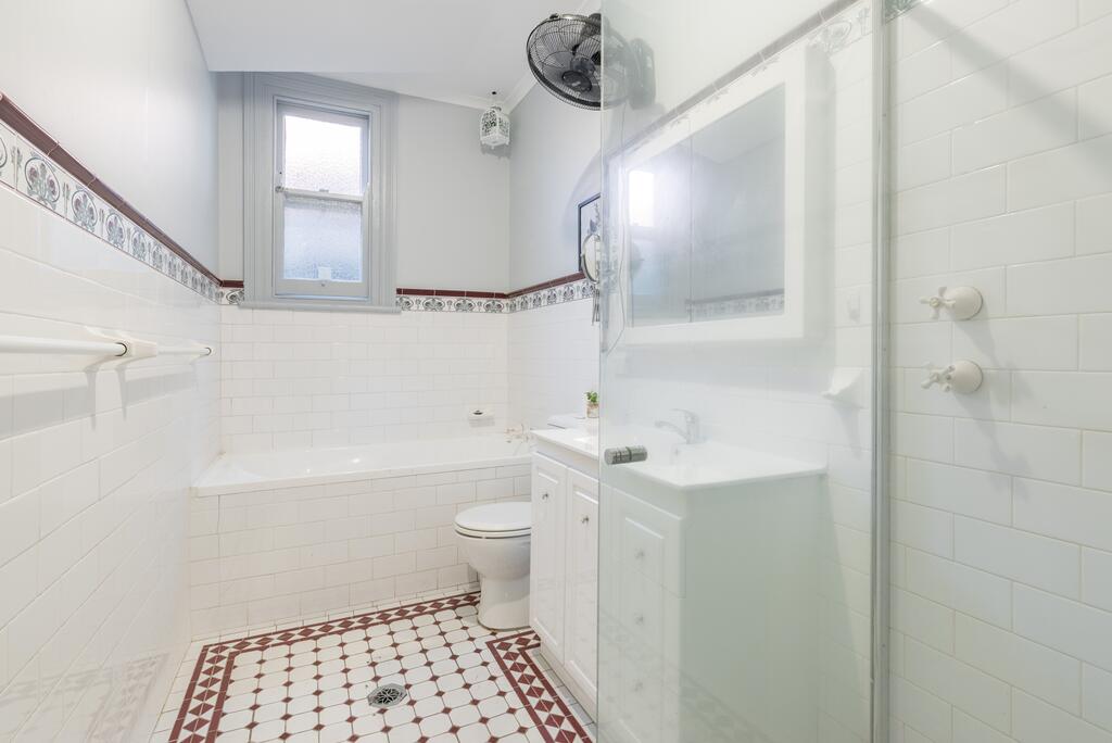 Boutique Private Rm Situated In The Heart Of Burwood5 - thumb 3