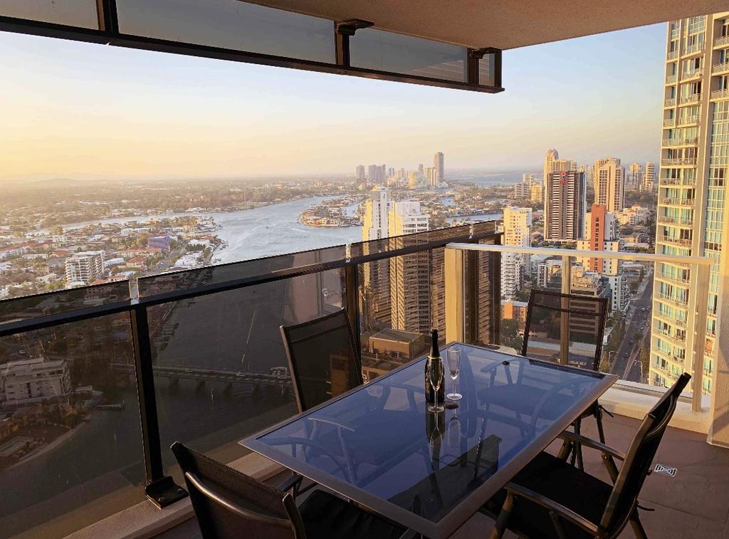Breathtaking Views 4BD HIGH FLOOR Lux Apartment - thumb 3