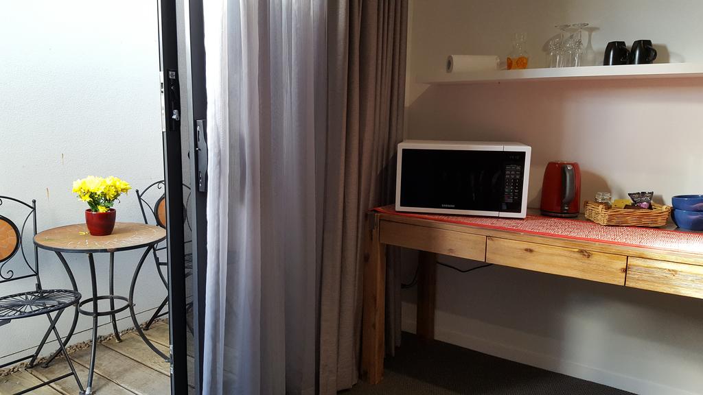 Brightwater Room for Rent on the Sunshine Coast - Accommodation Mount Tamborine