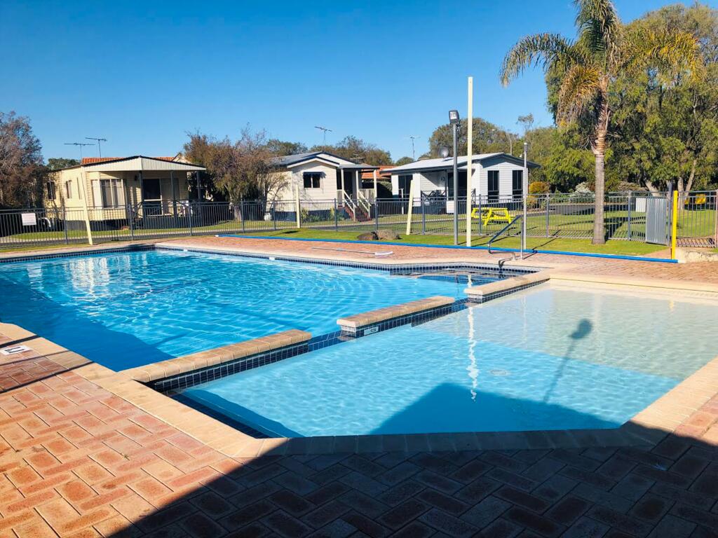 Broadwater Beach Cottage with WiFi - New South Wales Tourism 