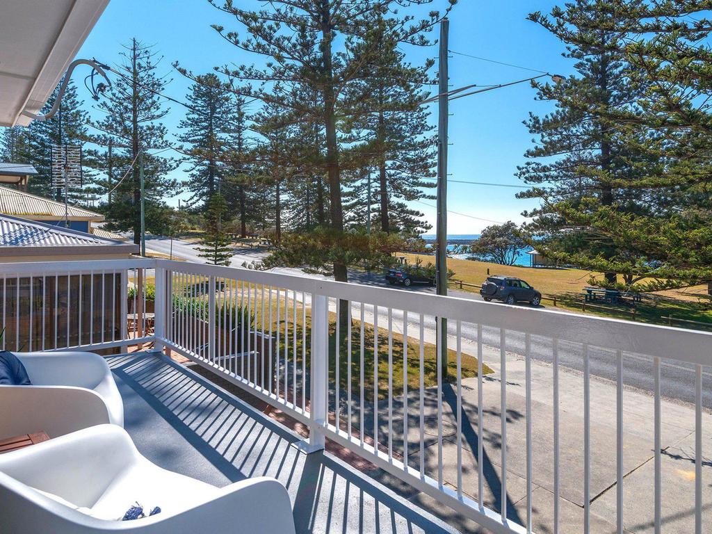 Burleigh - Great House, Room For The Boat- Across The Road From Beach - Accommodation Yamba 0