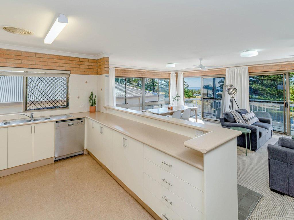 Burleigh - Great House, Room For The Boat- Across The Road From Beach - Accommodation Yamba 1