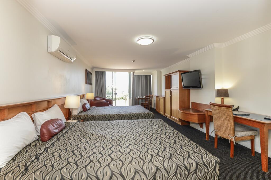 Burnett Riverside Hotel - Bundaberg Accommodation 3