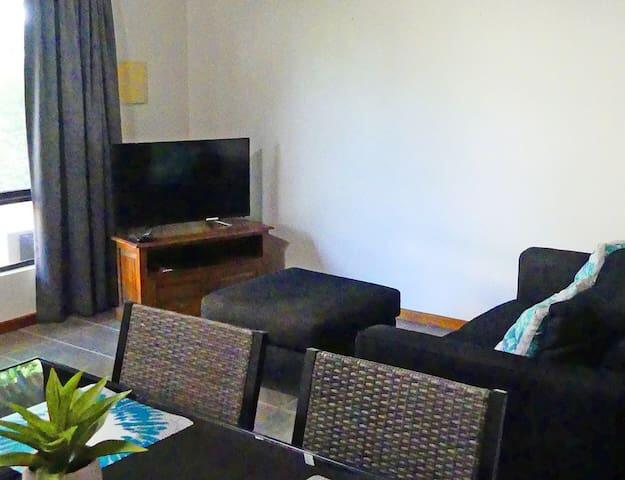 Cable Beach 1 Bed RESORT Apartment Private Wifi - thumb 1