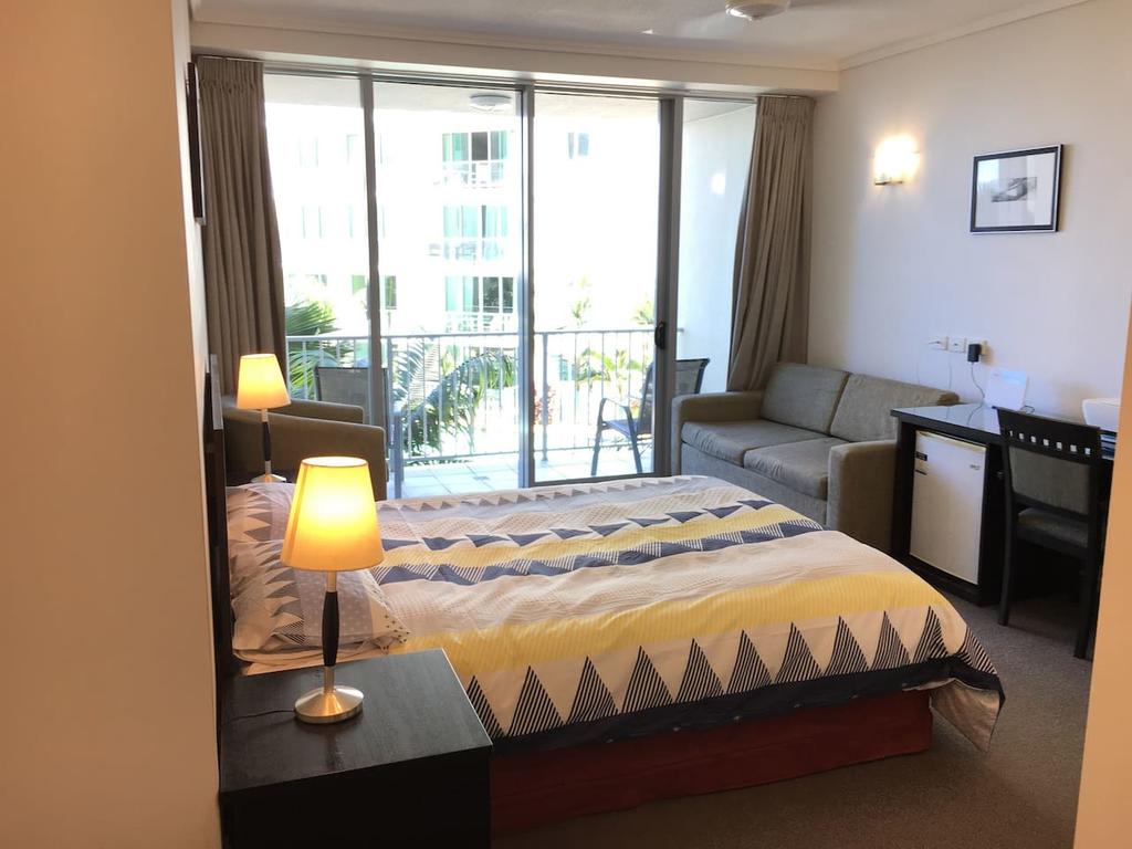 Cairns Esplanade 2 Bed 2 Bath Resort Hotel - thumb 2