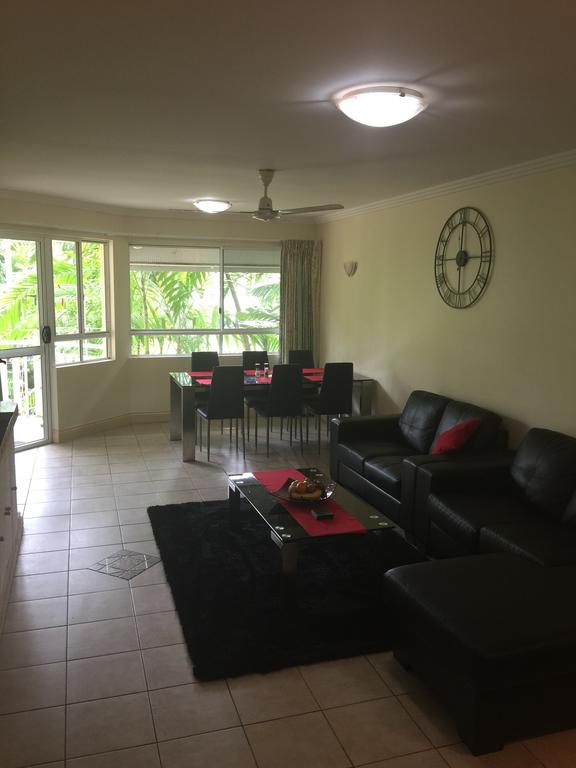 Cairns Golf Course Apartment - thumb 3