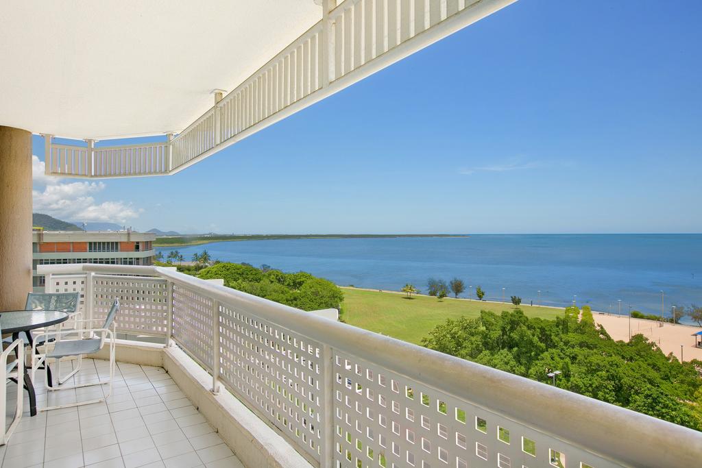 Cairns Ocean View Apartment - Accommodation Cairns 1