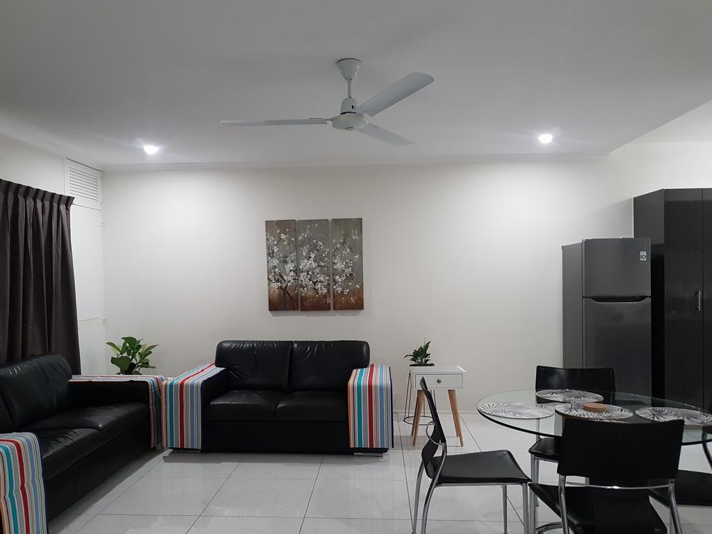 Cairns Prime Location Esplanade Self Contained Apartment With Wifi - thumb 0