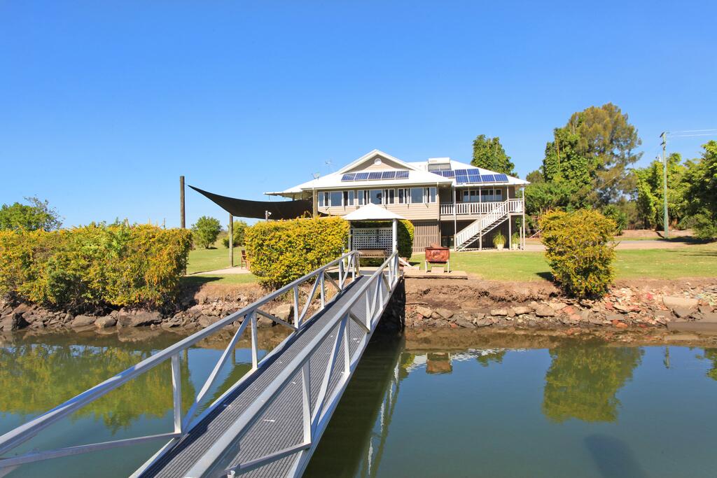 Campbell 7 - Large Queenslander on Maroochy River - Accommodation in Surfers Paradise