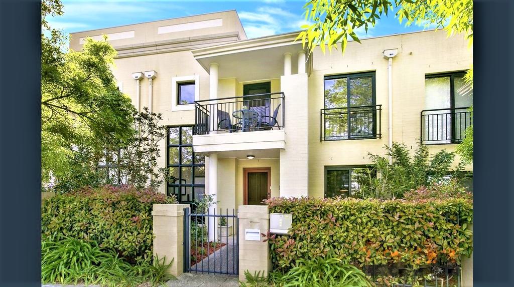 Campbelltown Most Sought After Park Central Home - Accommodation Airlie Beach