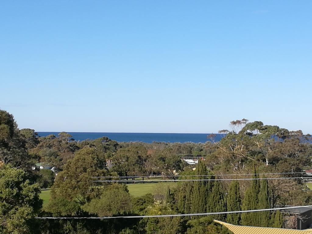 Castle Stay At Lakes Entrance - thumb 1