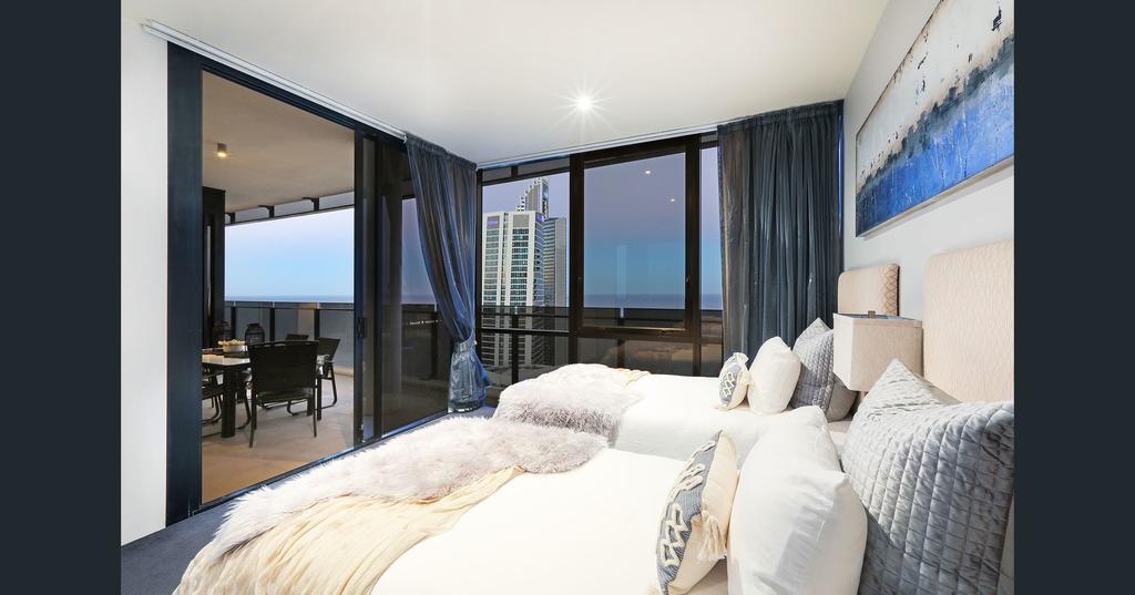 Cavill Avenue Luxury Private Apartments - Southport Accommodation 2