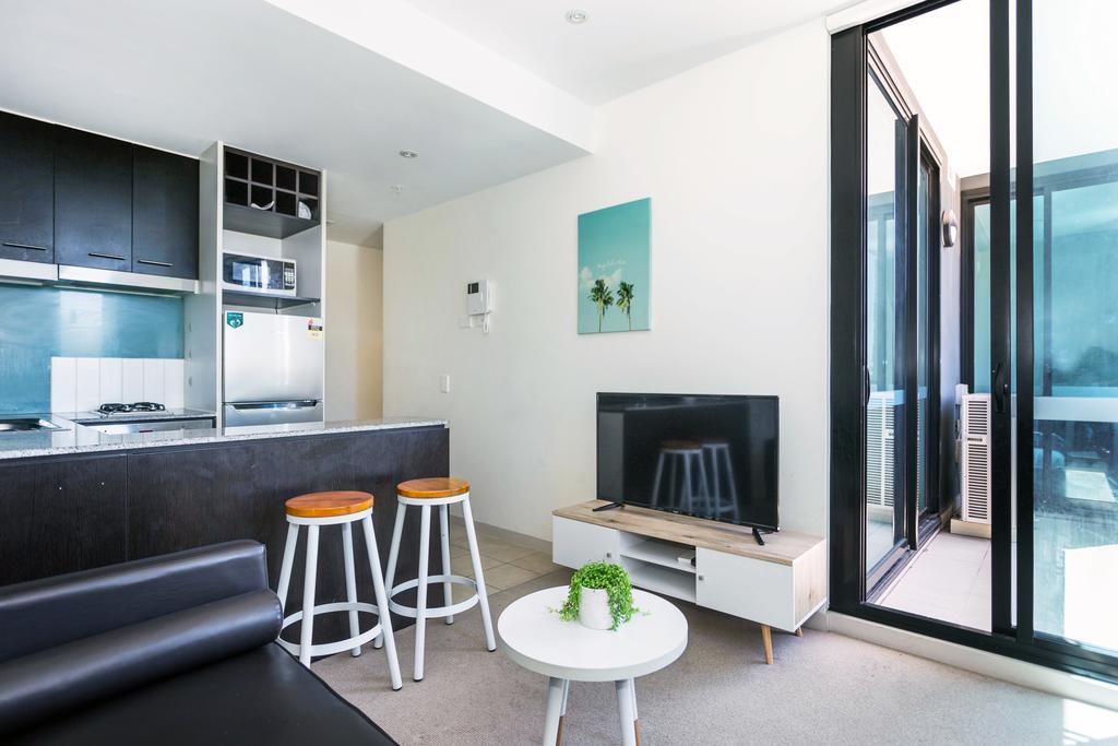 Central and Modern Apartment in Melbourne CBD - Accommodation BNB