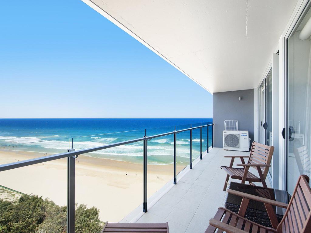 Central Surfers Paradise - Absolute Beachfront - Surfers Gold Coast 1