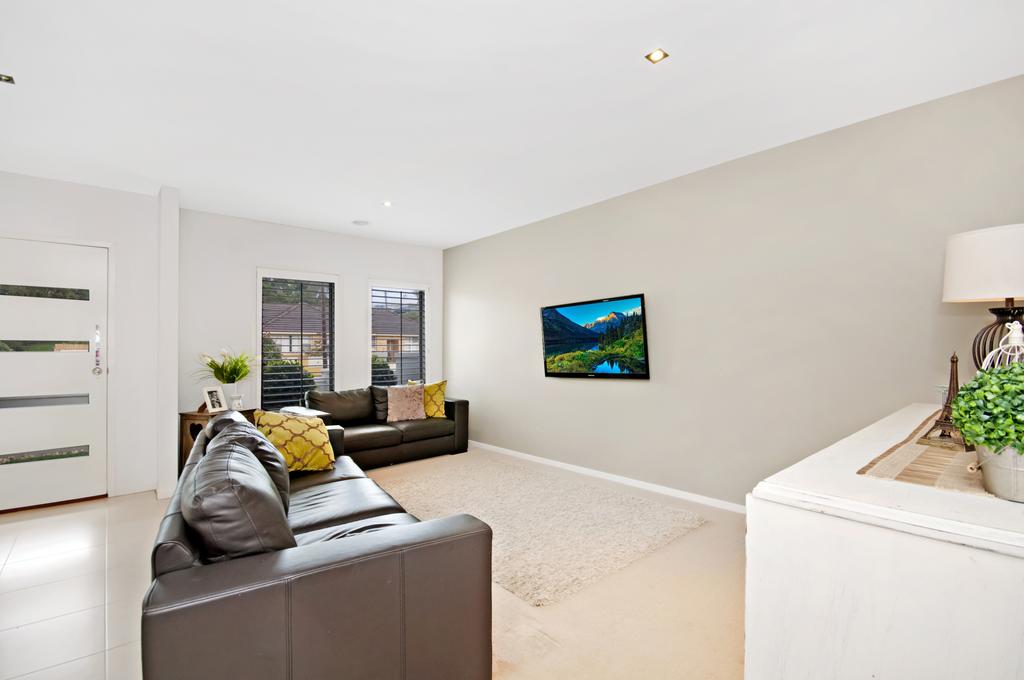 Central Warrnambool Townhouse - thumb 2