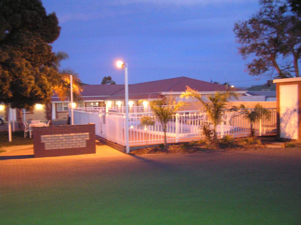 Charles Rasp Motor Inn  Cottages - Accommodation Adelaide