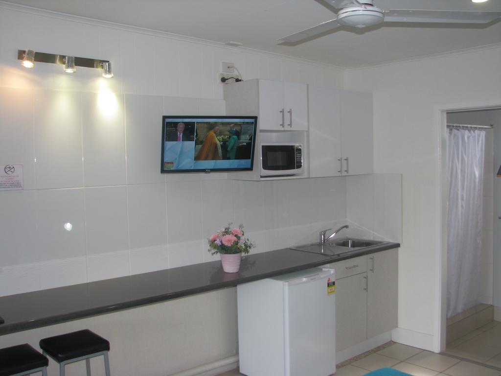 Charm City Motel - Bundaberg Accommodation 2