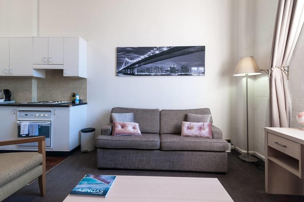 Charming Apartment Minutes To Darling Harbour - Stayed 2