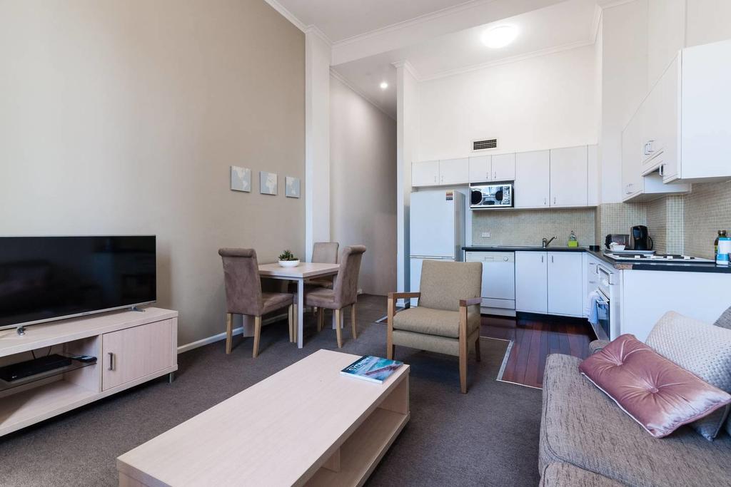 Charming Apartment Minutes To Darling Harbour - Stayed 1