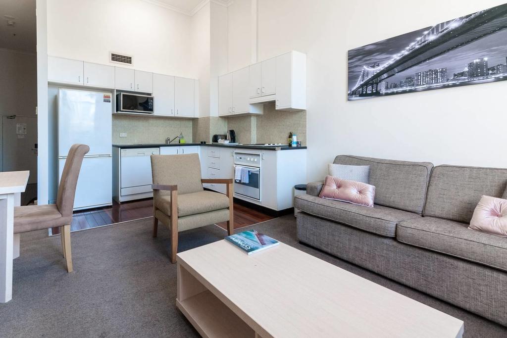 Charming Apartment Minutes To Darling Harbour - Stayed 3