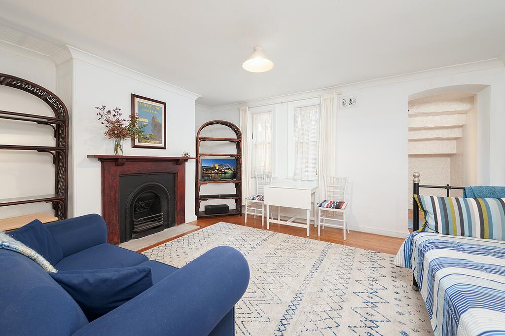 Charming Centrally Located 2 Bedroom Accommodation - 2032 Olympic Games