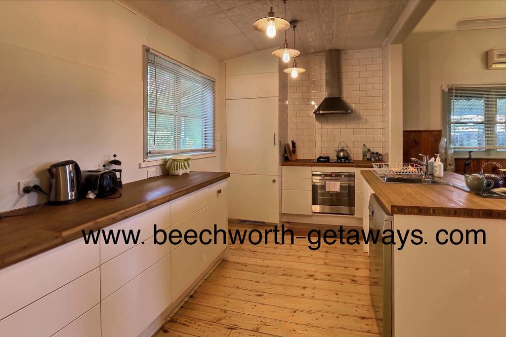 Cherry Blossom Cottage - Beechworth-Getaways - thumb 1