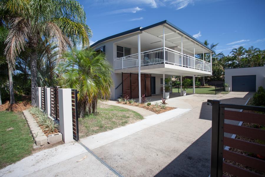 City Beach Holiday House - New South Wales Tourism 