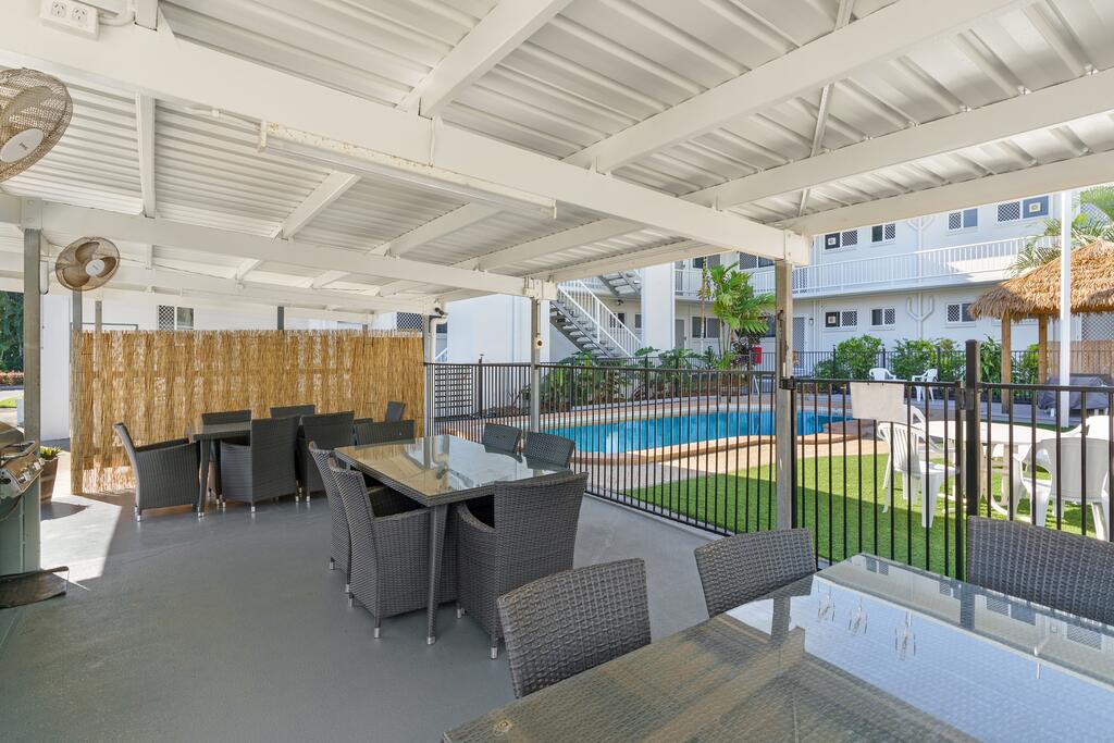 Cocos Holiday Apartments - Accommodation Airlie Beach