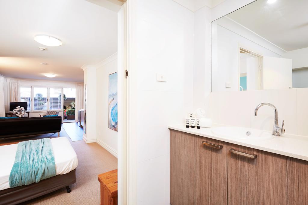 Convenient Studio With Lovely Courtyard - Accommodation Sydney 3