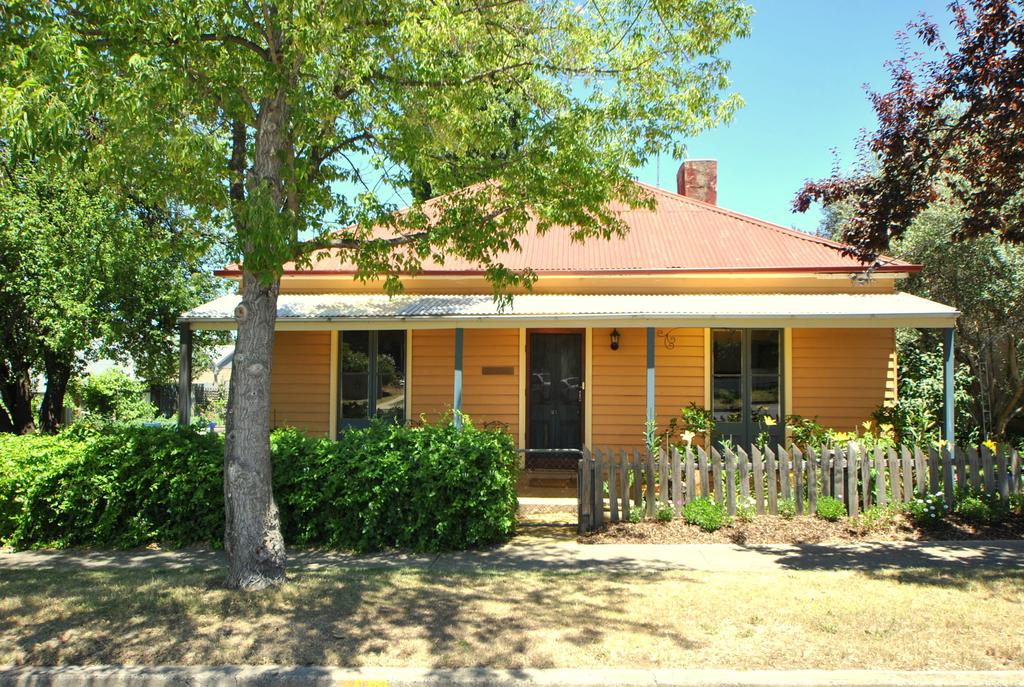 Cooma Cottage - South Australia Travel