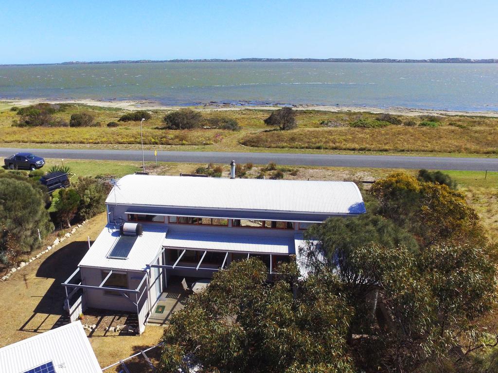 Coorong Aurora - Breathtaking Waterfront Escape - thumb 1