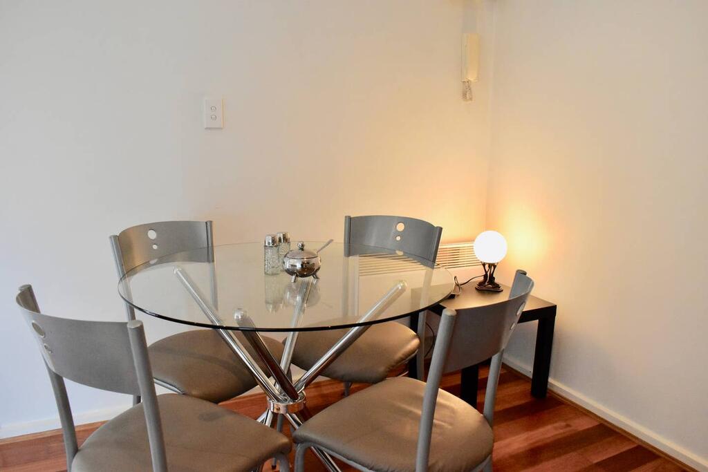 Cosy 1 Bedroom Apartment In Trendy Northcote - Hotels Melbourne 3