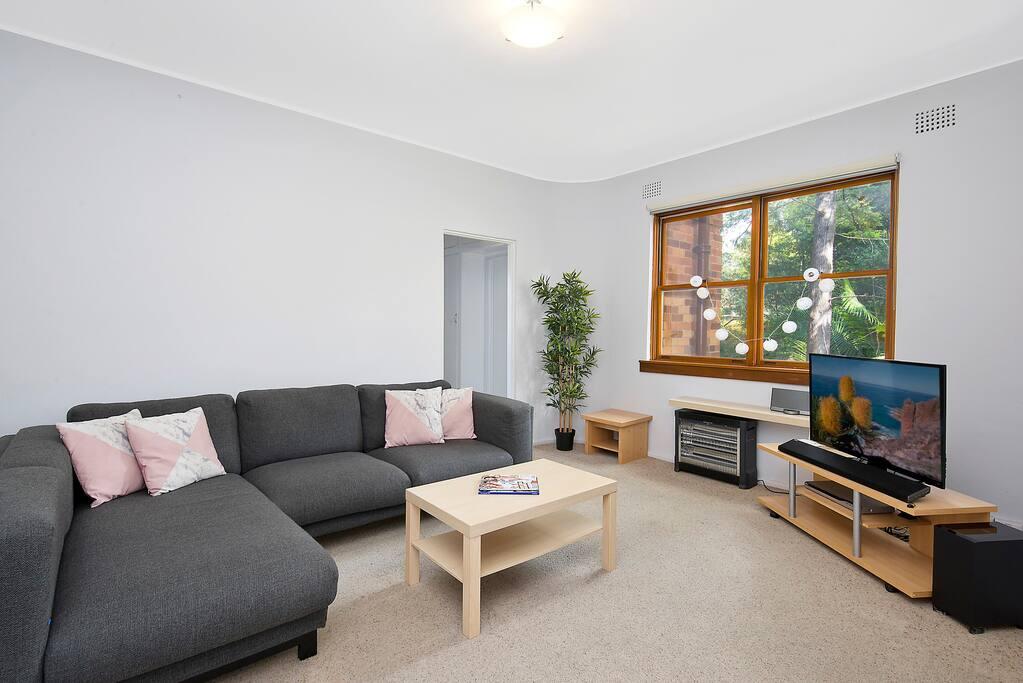 Cosy 2BR plus Parking in Nth Sydney