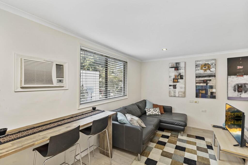 Cosy Studio Apartment Seconds From Manly Beach - thumb 0