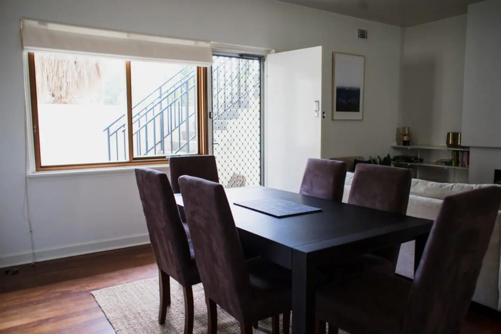 Cottesloe Beach Villa With Large Courtyard Sleeps 4 - WA Accommodation 2