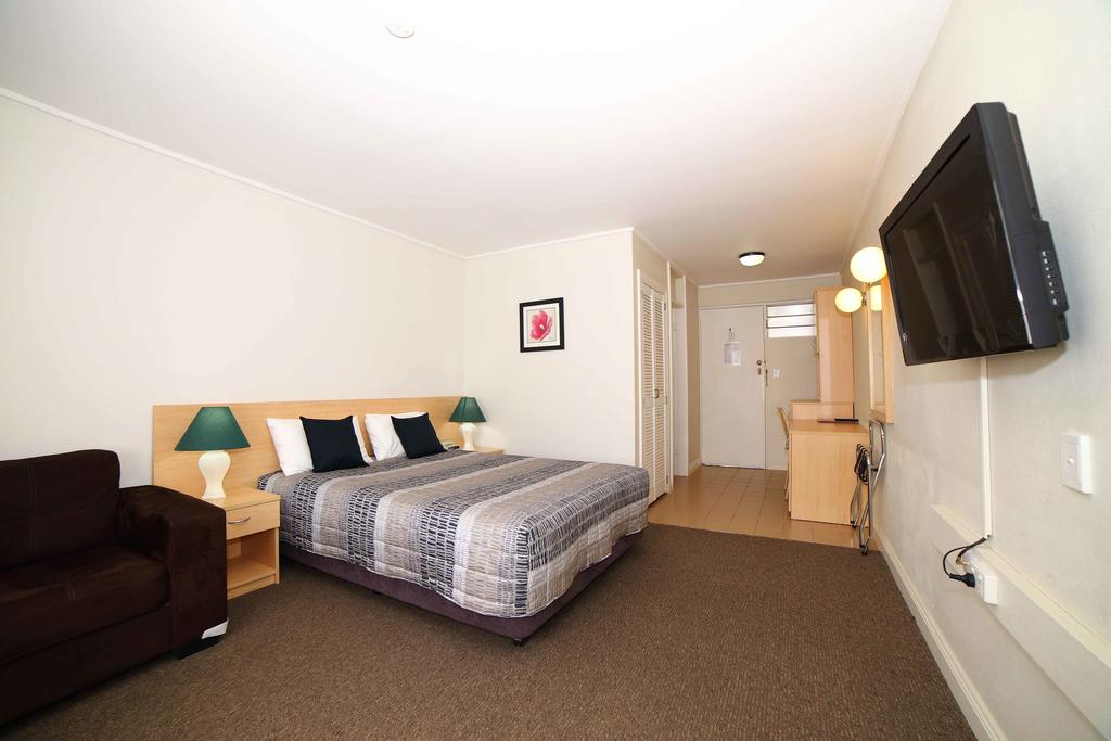 Country Gardens Motel - New South Wales Tourism 