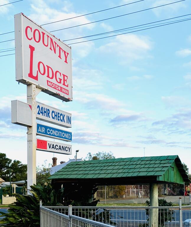 County Lodge Motor Inn - thumb 3