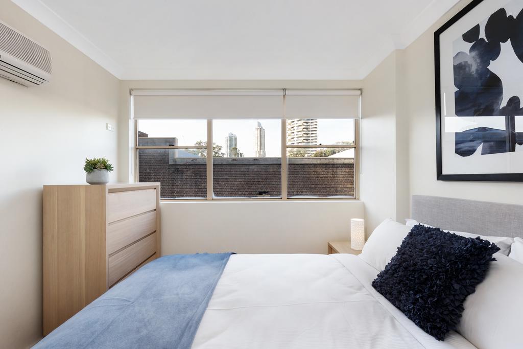 Darlinghurst Self-Contained Modern One Bedroom Apartment (21 CRN) - thumb 1