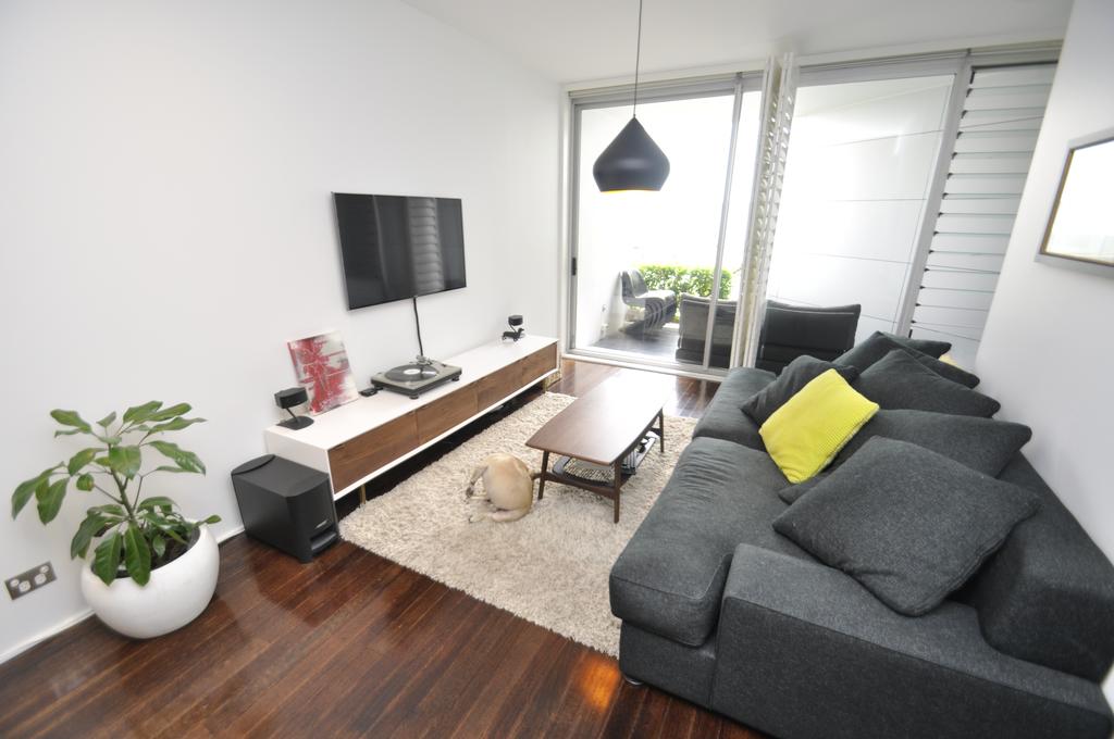 Darlinghurst Self-Contained Modern One-Bedroom Apartment (313 BUR)