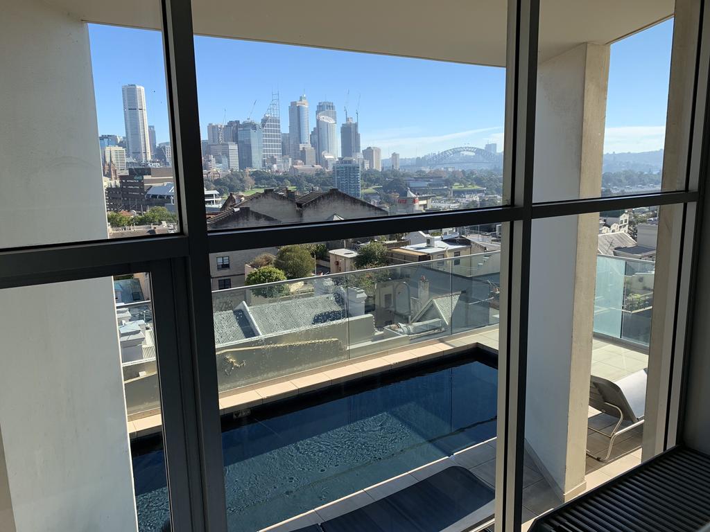 Darlinghurst Spacious Apartment With Balcony And Pool With Harbour Views - New South Wales Tourism  0