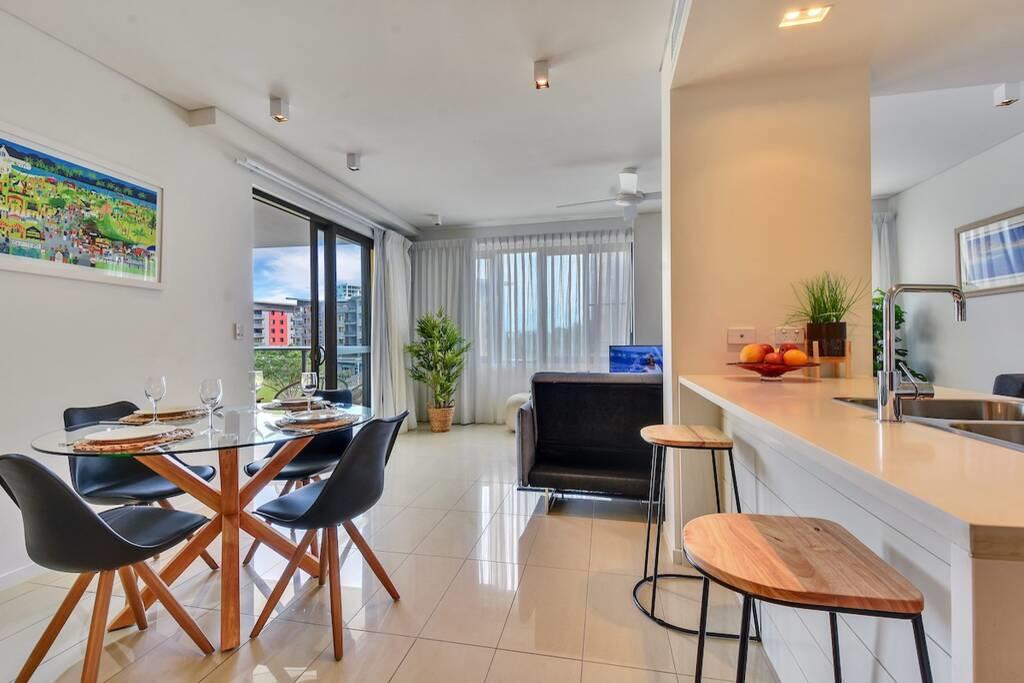 Darwin Waterfront Luxury Apartment - thumb 1