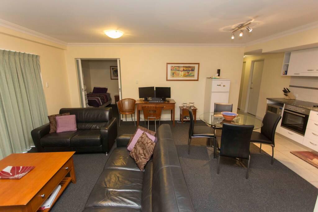 Debs Apartment MtsBay - Accommodation Fremantle 0