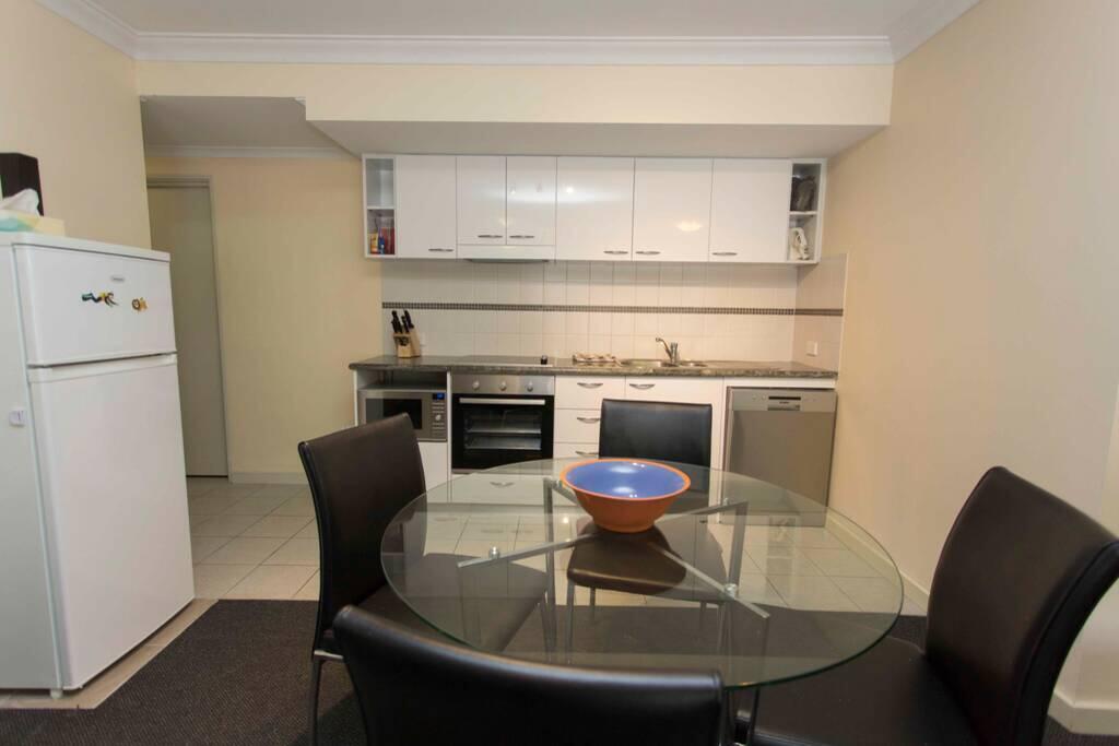 Debs Apartment MtsBay - Accommodation Fremantle 1